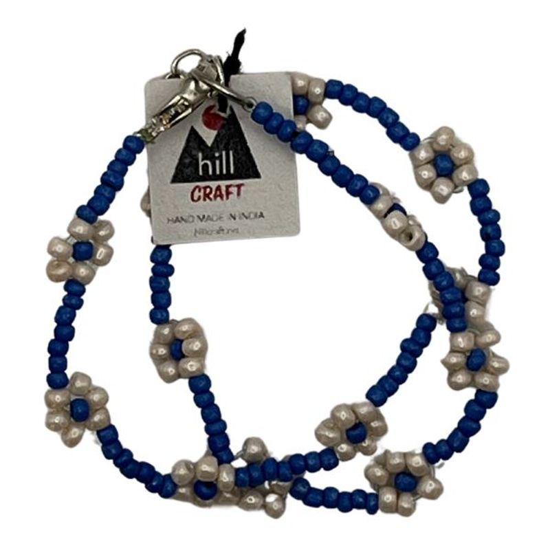 Ankelsmykke blå og hvite perler