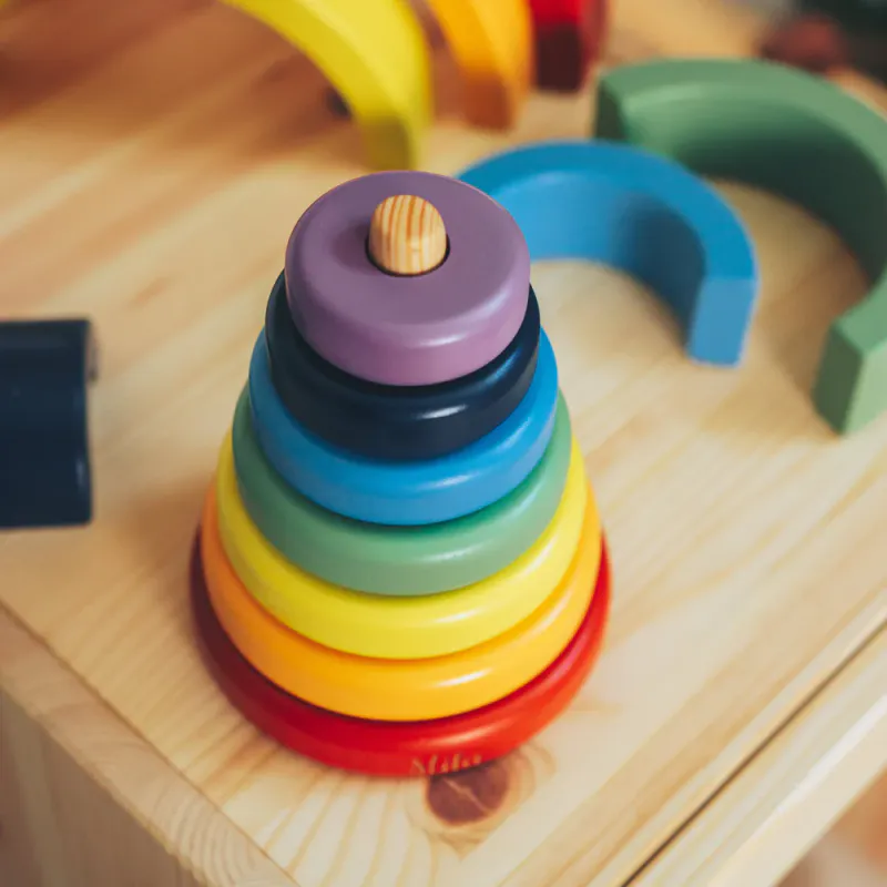 Montessori Stableleke i Tre – Regnbue og Ringer